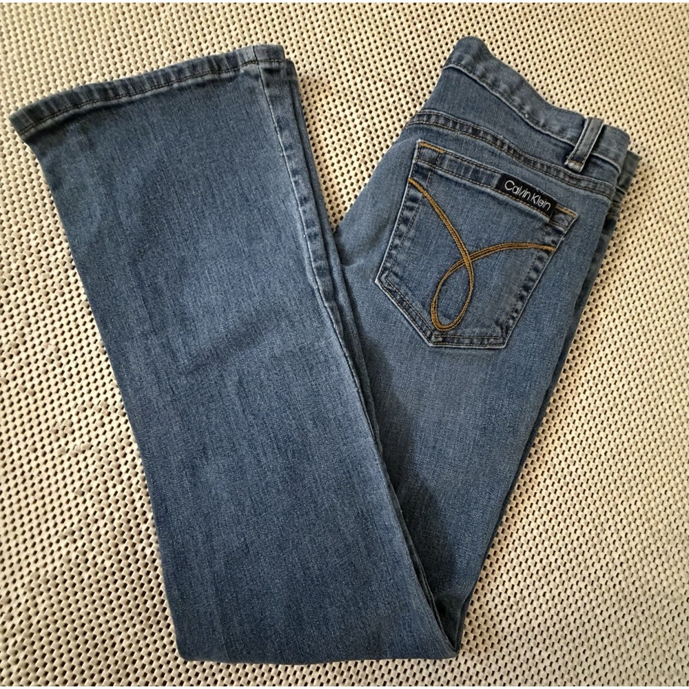 VTG Calvin Klein Jeans Sz 2 Flare Leg Low Rise Stretch Inverted Omega Pocket